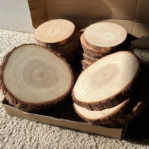 Small wooden centerpieces